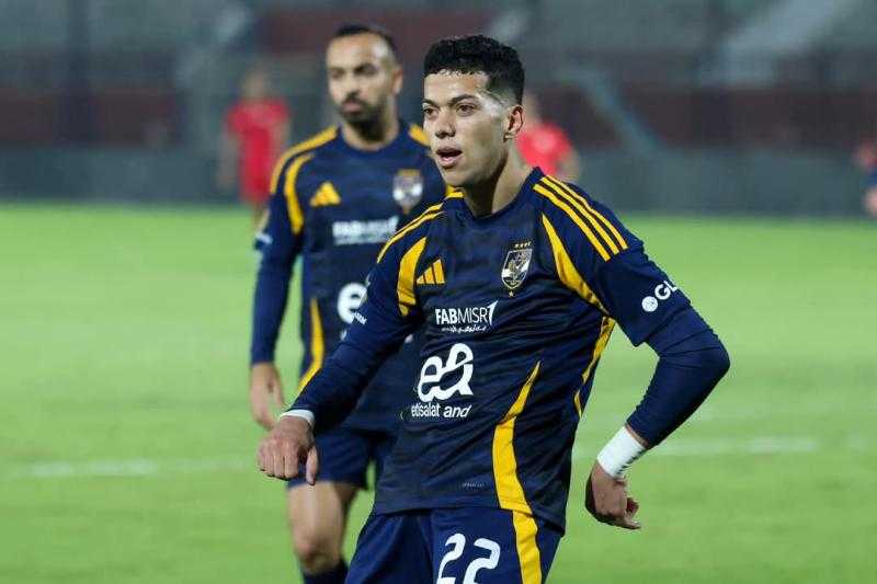 الأهلي يهزم مودرن سبورت بثلاثية ويواصل مطاردة القمة في الدوري المصري