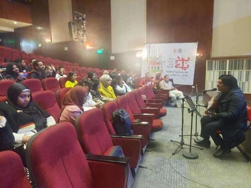 بالموسيقى وفن الحكي.. الثقافة تواصل تدريبات ”ابدأ حلمك” بقنا