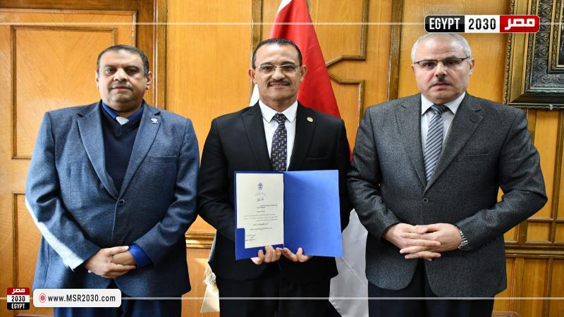 رئيس جامعة قناة السويس