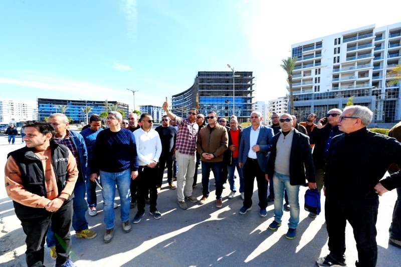 وزير الإسكان 
