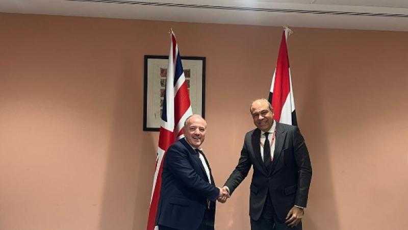 وزير الطيران يختتم زيارته الرسمية بلندن بلقاء مع المفوض لشئون أمن النقل البريطاني