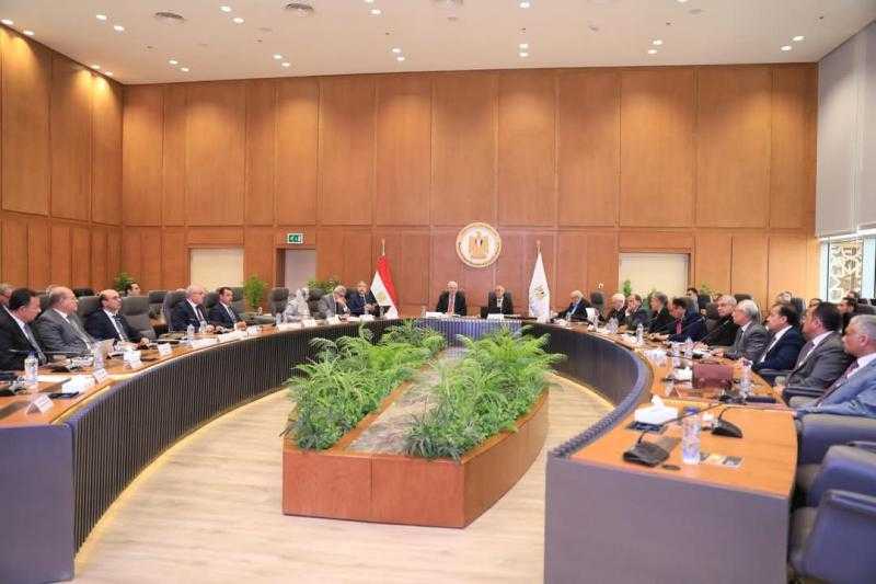 رئيس جامعة الوادي الجديد يشارك في اجتماع مجلس الجامعات الأهلية
