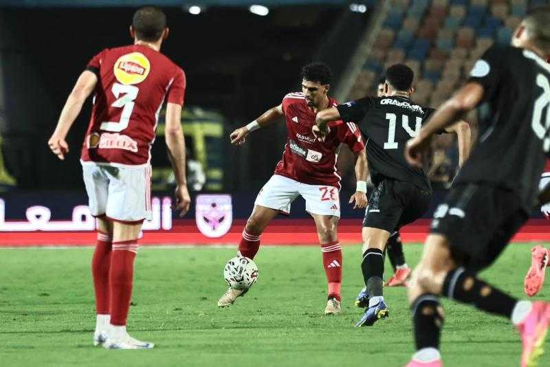 شوبير يكشف رأيه في قرار الأهلي بالاستمرار في الدوري المصري رغم الأزمات