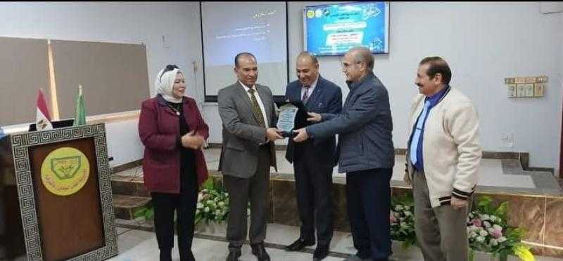 بيطري الشرقية يُنظم ندوة تثقيفية بعنوان إدارة الفكر البشرى فى ظل التغيرات المعاصرة تكنولوجيا المعلومات
