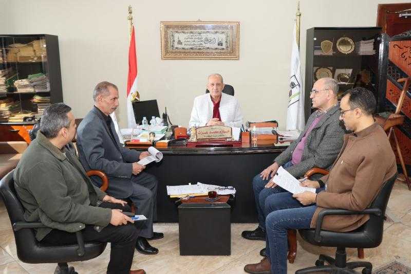 السكرتير العام لمحافظة بني سويف يناقش  عدداً من الملفات  في  اجتماع مجلس إدارة مركز تدريب علوم الحاسب الآلي بديوان عام المحافظة