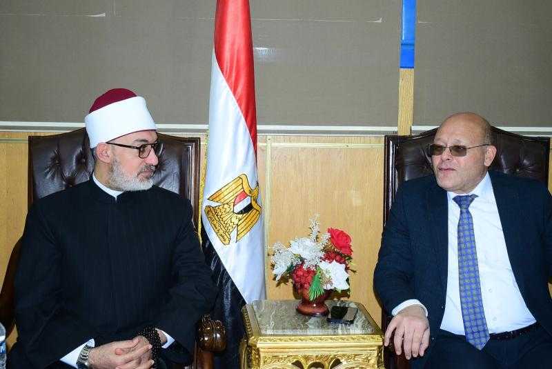 مفتي الديار المصرية ضيفًا بجامعة سوهاج ومحاضرًا بندوة عن حرب الشائعات وأثرها على المجتمع والأمن القومي
