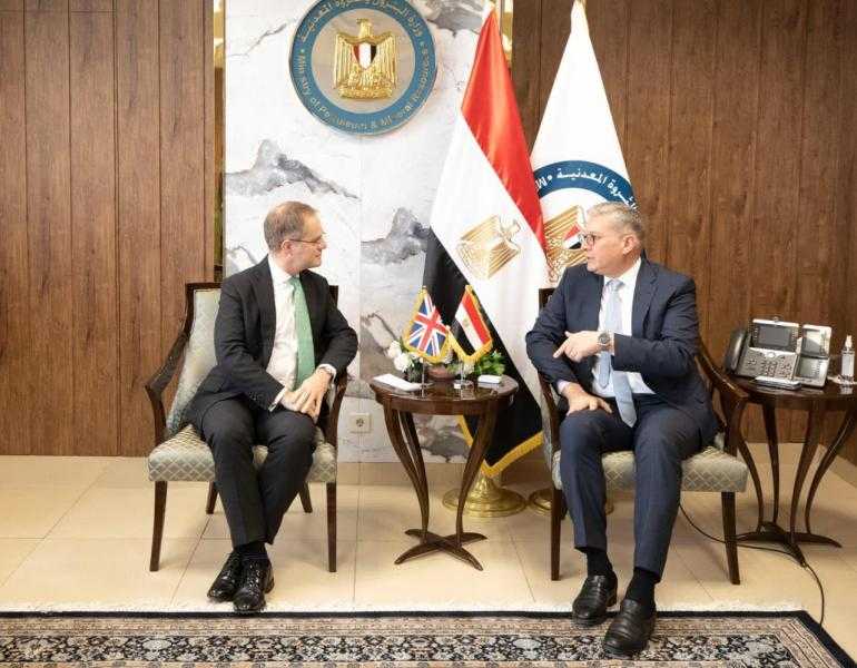 وزير البترول يستقبل سفير بريطانيا بالقاهرة
