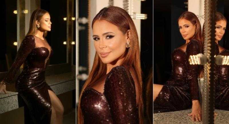 كارول سماحة تحصد إشادات جمهورها بإطلالتها في حفلها الأخير