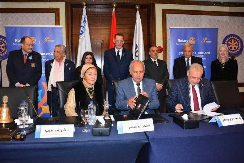 محافظ أسيوط ورئيس القابضة للمياة يشهدان توقيع بروتوكول تعاون بين الاتحاد النوعي للأندية الروتارية وشركات المياة لتنفيذ وصلات مياة الشرب