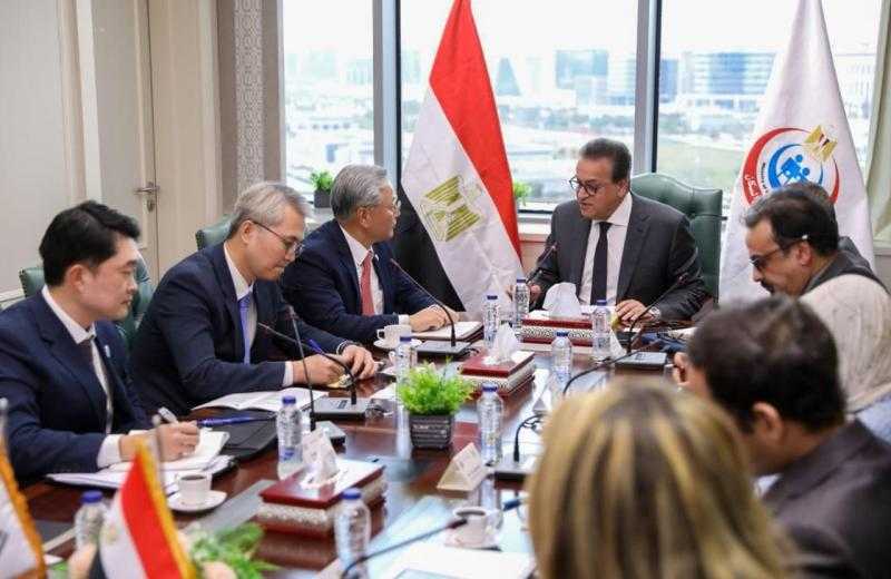 وزير الصحة يبحث مع سفير كوريا الجنوبية تعزيز التعاون الطبي والاستثماري
