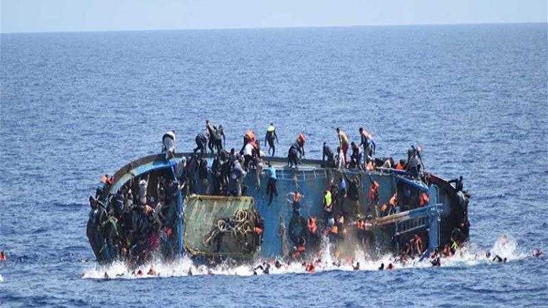 دولة عربية تُنقذ 41 شخصا على متن قارب للهجرة غير المشروعة