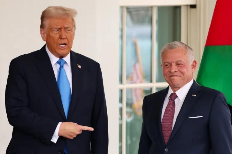 عاجل..العاهل الأردني وترامب يتعهد بتهجير سكان غزة ويؤيد ضم إسرائيل للضفة ويوافق على أمر خطير لـ حماس