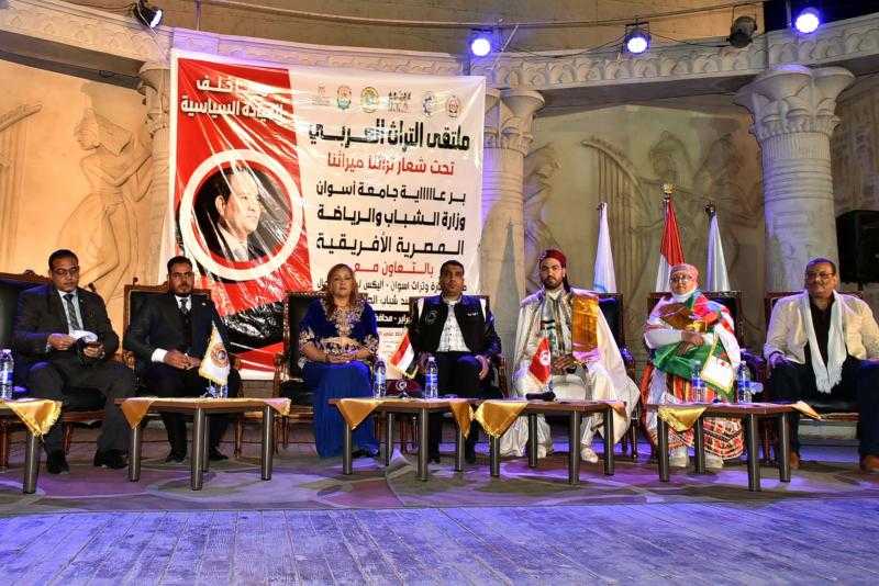 نائب محافظ الأقصر يفتتح معرض الحرف اليدوية والتراثية بمكتبة مصر العامة