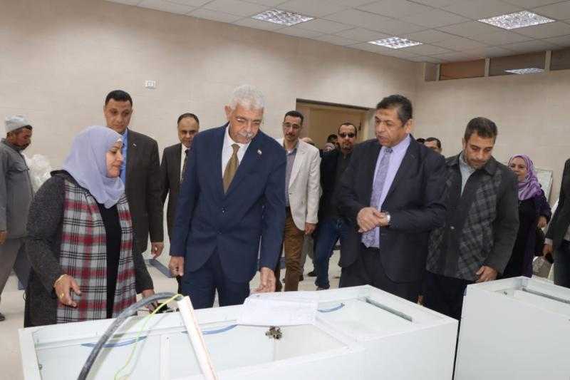 رئيس جامعة المنوفية يتفقد سير العملية التعليمية في الفصل الدراسي الثاني وأعمال التحديث والصيانة بكلية العلوم
