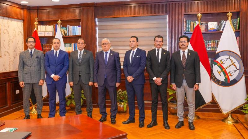 النائب العام يستقبل رئيس نيابة الشئون الاقتصادية 