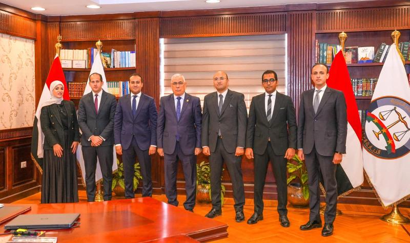 النائب العام يستقبل المحامي العام لنيابة الشئون الضريبية 