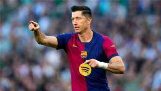 ليفاندوفسكي يوضح موقفه من مستقبل برشلونة قبل مباراة بولندا وحسم عقده