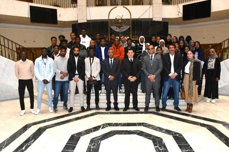 جامعة حلوان تستقبل سفير السودان والمستشار الثقافي لبحث دعم الطلاب السودانيين
