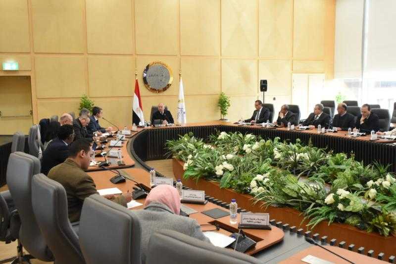 وزير الصناعة والنقل يبحث مع وفد من البنك الدولي اخر المستجدات  الخاصة بمشروع تطوير لوجستيات التجارة بين القاهرة والاسكندرية