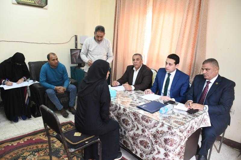 نائب محافظ الفيوم يعقد لقاءً لخدمة المواطنين بقرية سيلا مركز الفيوم
