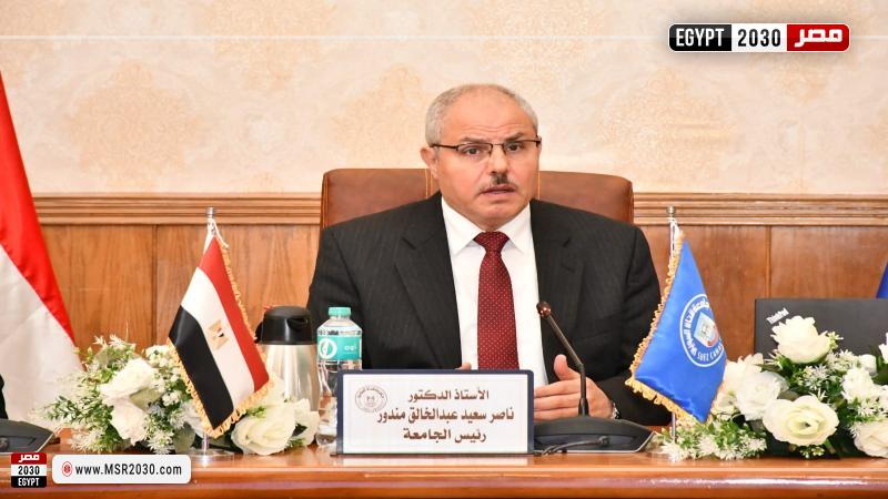 رئيس جامعة قناة السويس
