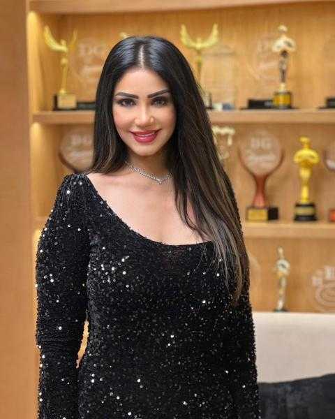إيناس عزالدين تتعاقد على بطولة مسلسل إذاعي