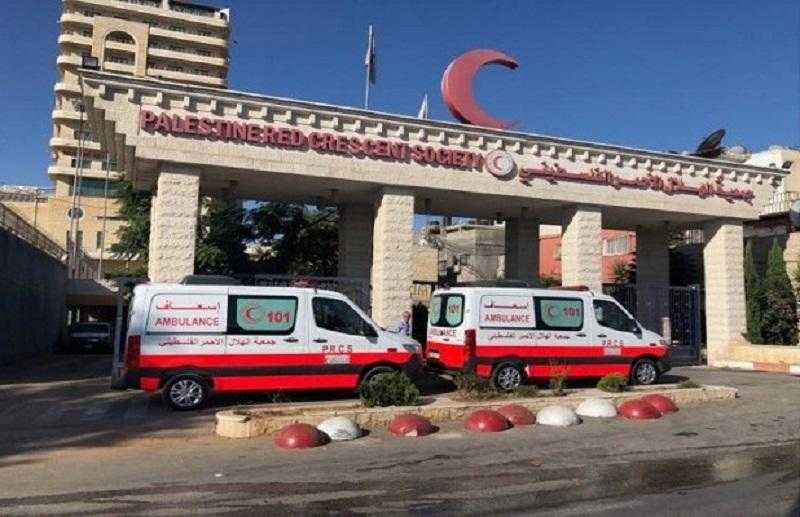 الهلال الأحمر الفلسطيني: طواقمنا نقلت 4 أسرى محررين إلى المستشفى لصعوبة حالتهم الصحية