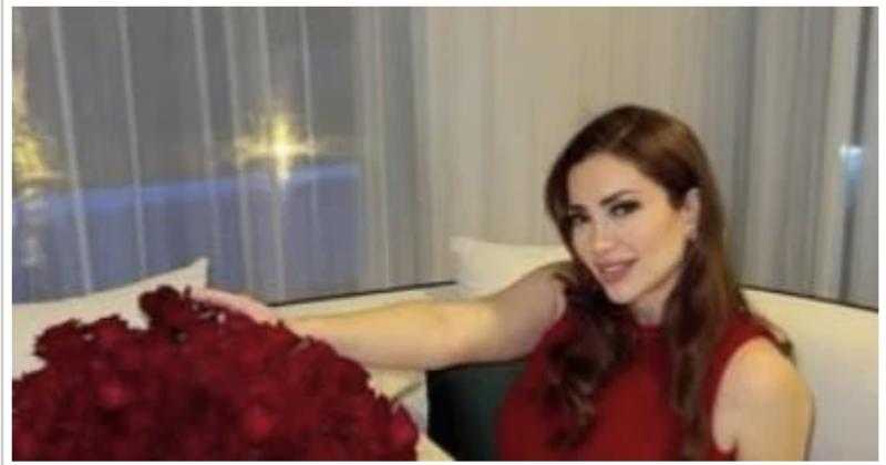 نسرين طافش تحتفل بعيد ميلادها وعيد الحب بإطلالة مميزة