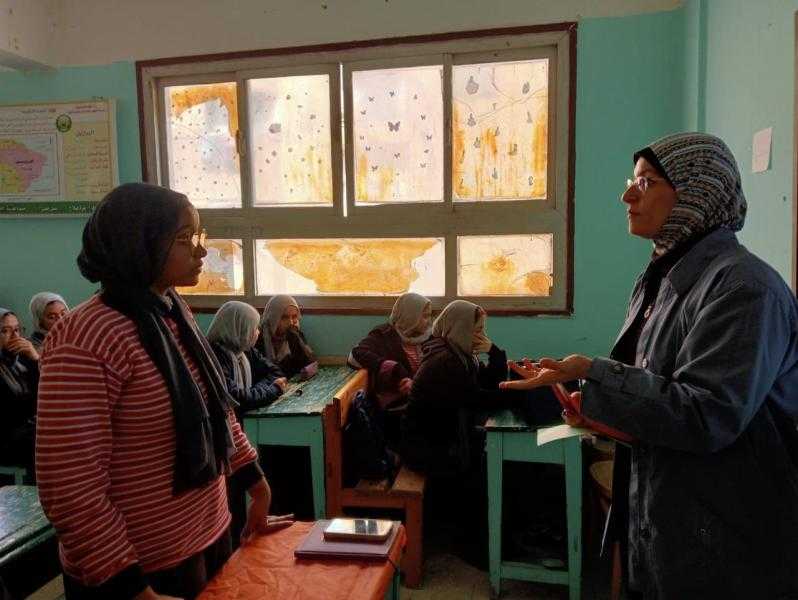 جامعة قناة السويس تقدم ندوة حول المهارات الحياتية لطالبات مدرسة محمد حسنين الثانوية