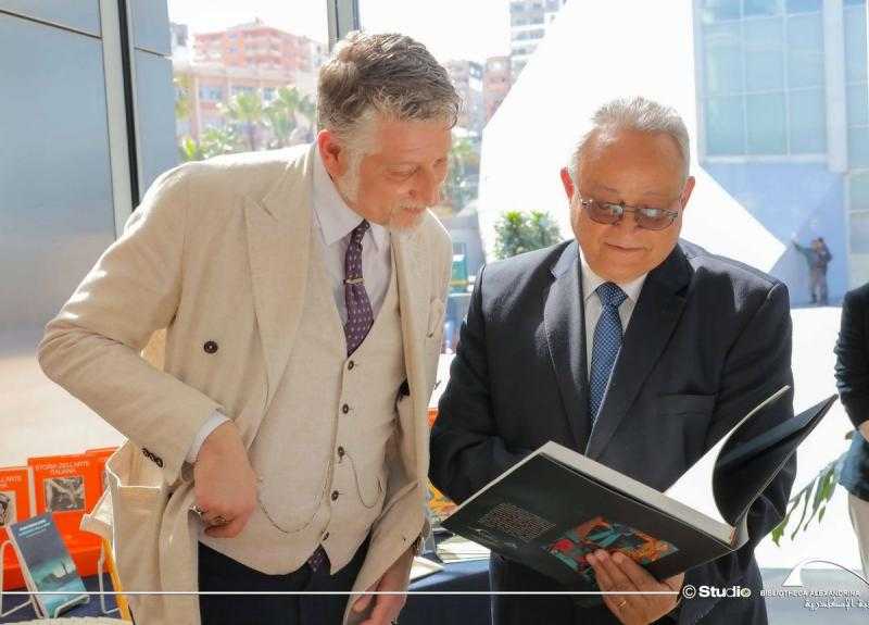 وزير الثقافة الإيطالي ومدير مكتبة الإسكندرية يفتتحان معرض إيطاليي مصر