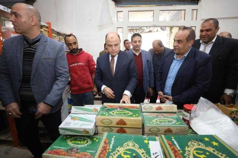 محافظ كفرالشيخ يتفقد معرض أهلاً رمضان بسيدي غازي بتخفيضات تصل لـ35%