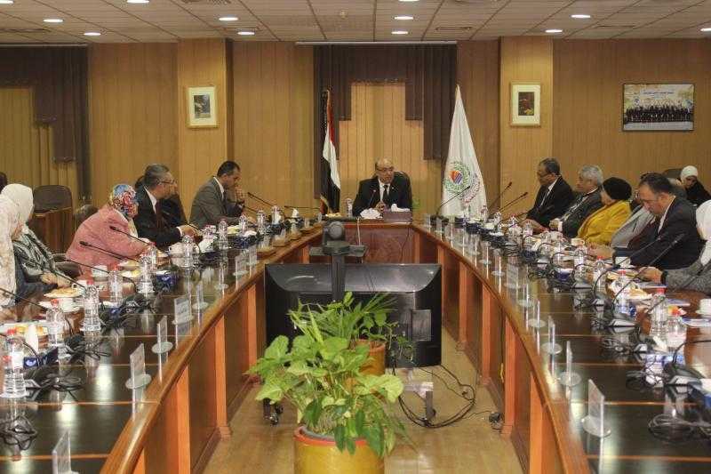 جامعة المنصورة تستقبل فرقا من الهيئة القومية لضمان جودة التعليم لاعتماد عدد من البرامج والكليات