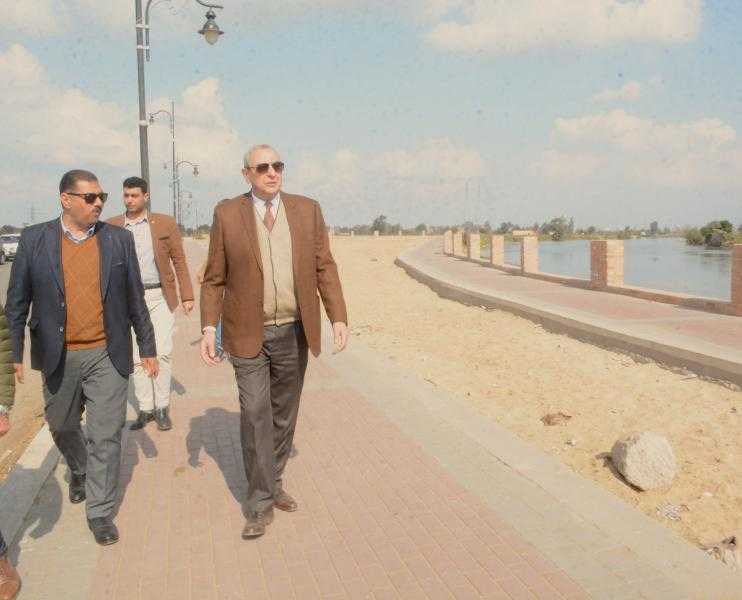 محافظ الغربية يتفقد الأعمال الجارية بكورنيش المحلة