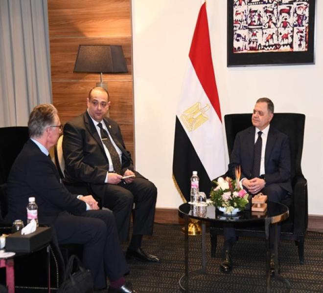 وزير الداخلية يعقد لقاءات مع نظرائه العرب 