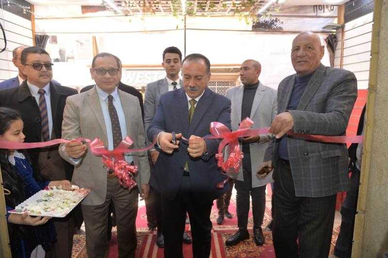 محافظ أسيوط يفتتح معرض أهلاً رمضان لبيع المنتجات والسلع الغذائية بأسعار مخفضة بنادي الشبان المسيحيين