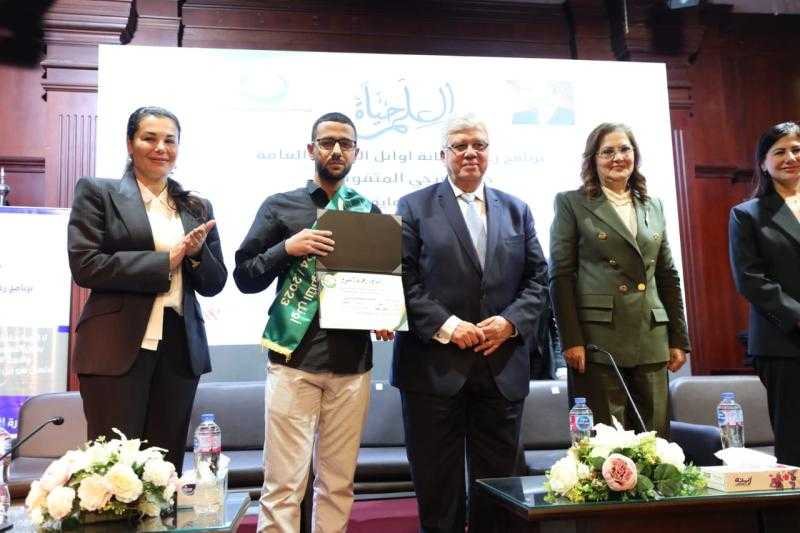 وزير التعليم العالي يشهد حفل تكريم أوائل شهادات الثانوية العامة والأزهرية بأكاديمية الشروق