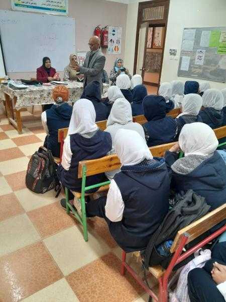 المجلس القومي للسكان بأسيوط ينظم ندوة توعوية بمدرسة بني مر الإعدادية بنات بمركز الفتح عن مخاطر الزيادة السكانية