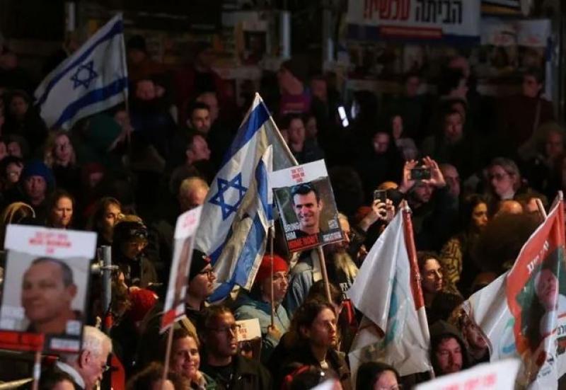 باحث سياسي: إسرائيل تخشى تعطيل الصفقة خوفا من تظاهرات عائلات المحتجزين