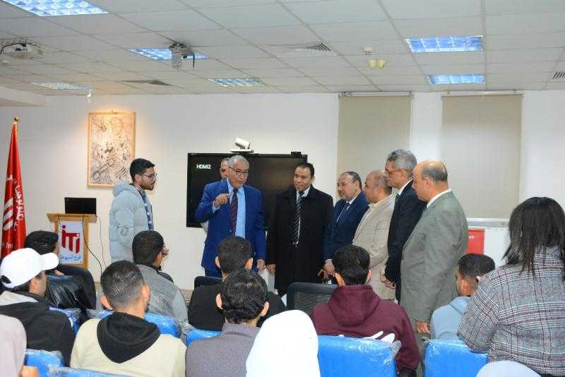 تعاون بين فرع معهد تكنولوجيا المعلومات بجامعة أسيوط وجامعة الأزهر لتمكين الشباب بالمهارات الرقمية