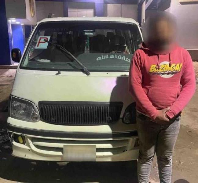 القبض على قائد سيارة ميكروباص للقيادة بحركات استعراضية بدائري الوراق