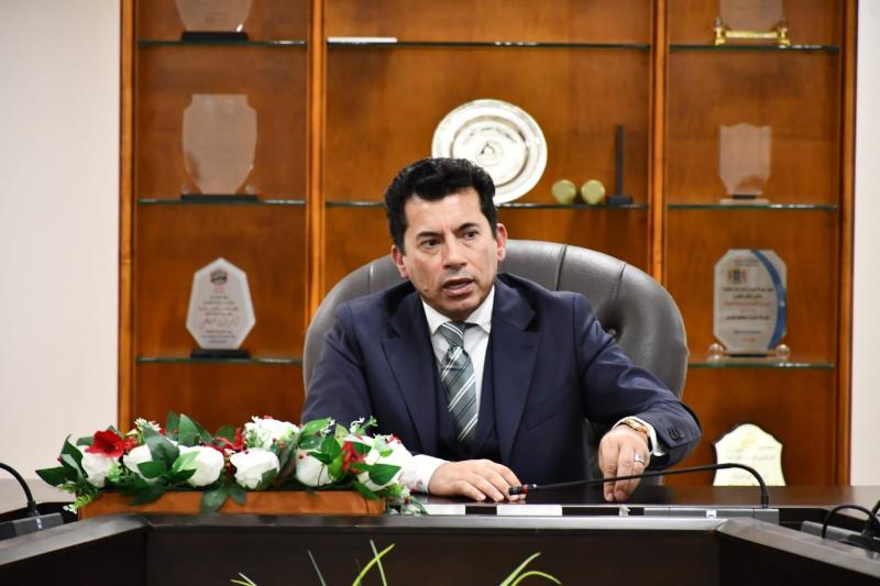 وزير الشباب والرياضة
