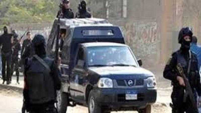 حملة أمنية في شوارع بولاق الدكرور تلاحق 25 ديلر مخدرات