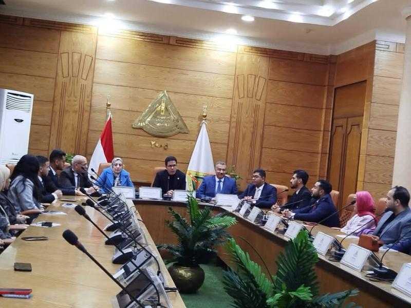 الجيزاوي يلتقي بمجلس اتحاد طلاب جامعة بنها