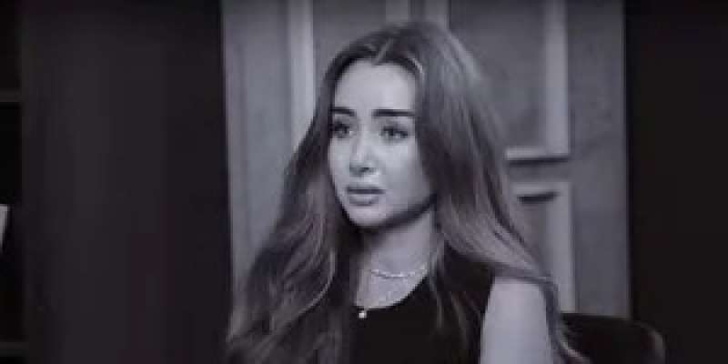 هنا الزاهد 