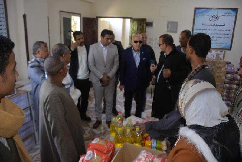 محافظ الأقصر يوجه بزيادة عدد المساعدات لسرعة إرسالها الي الأشقاء بقطاع غزة