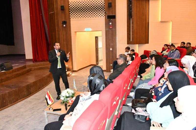 جامعة الإسماعيلية الجديدة الأهلية تعقد ورشة عمل حول كتابة السيرة الذاتية