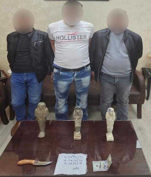 ضبط 3 أشخاص وبحوزتهم تماثيل أثرية”مقلدة” لاستخدامها في أعمال النصب بالزيتون