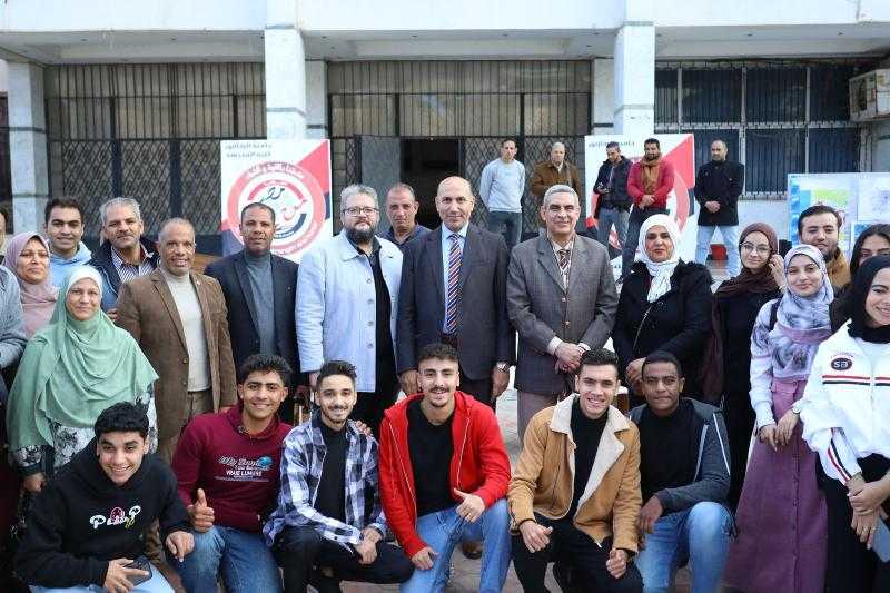 نائب رئيس جامعة الزقازيق يفتتح معرض الفنون التشكيلية والأشغال اليدوية بكلية الهندسة بالجامعة