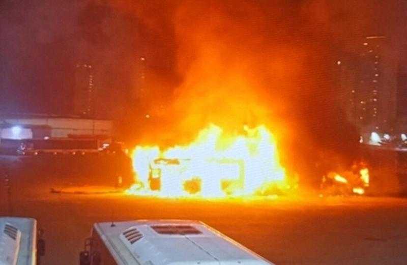 شاهد.. انفجار 3 حافلات في عدة مواقع يهز تل أبيب