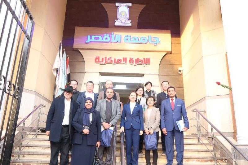جامعة الأقصر تستقبل وفدًا من جامعة الدراسات الدولية بشنغهاي لبحث سبل التعاون الأكاديمي
